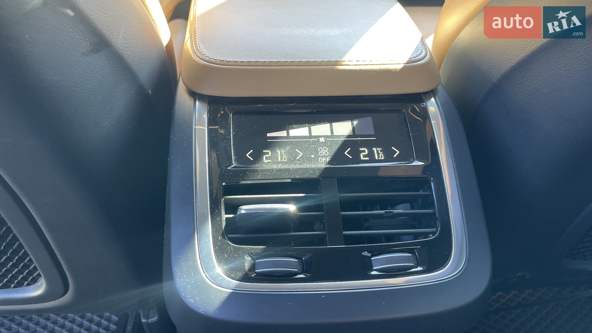 2016 Volvo XC90 - мініатюра 21
