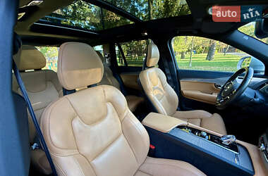 Позашляховик / Кросовер Volvo XC90 2019 в  фото 56 Позашляховик / Кросовер Volvo XC90 2019 в