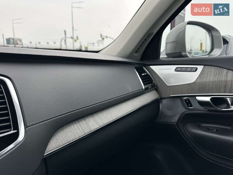 Внедорожник / Кроссовер Volvo XC90 2021 в Киеве