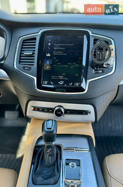 Внедорожник / Кроссовер Volvo XC90 2017 в 
