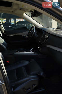 Позашляховик / Кросовер Volvo XC90 2020 в 