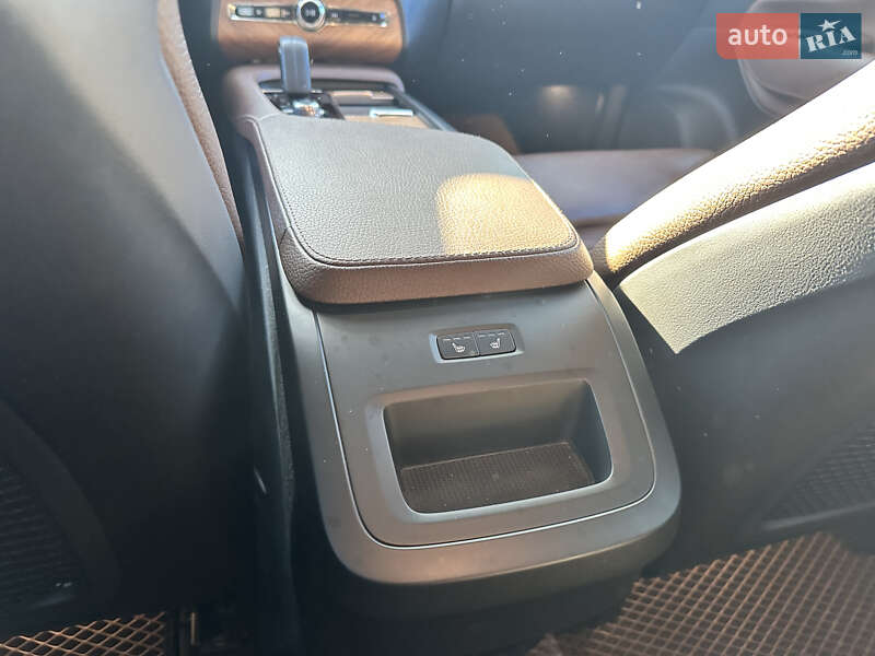 Внедорожник / Кроссовер Volvo XC90 2021 в Ровно