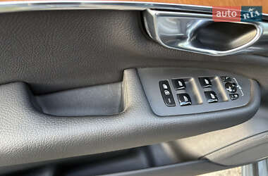 Внедорожник / Кроссовер Volvo XC90 2022 в 