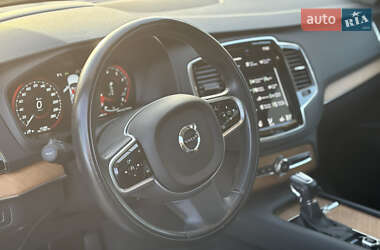 Внедорожник / Кроссовер Volvo XC90 2022 в 