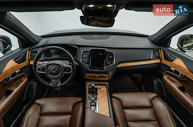 Внедорожник / Кроссовер Volvo XC90 2021 в 