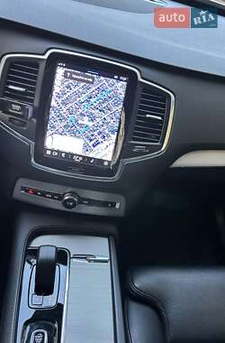 Внедорожник / Кроссовер Volvo XC90 2022 в 