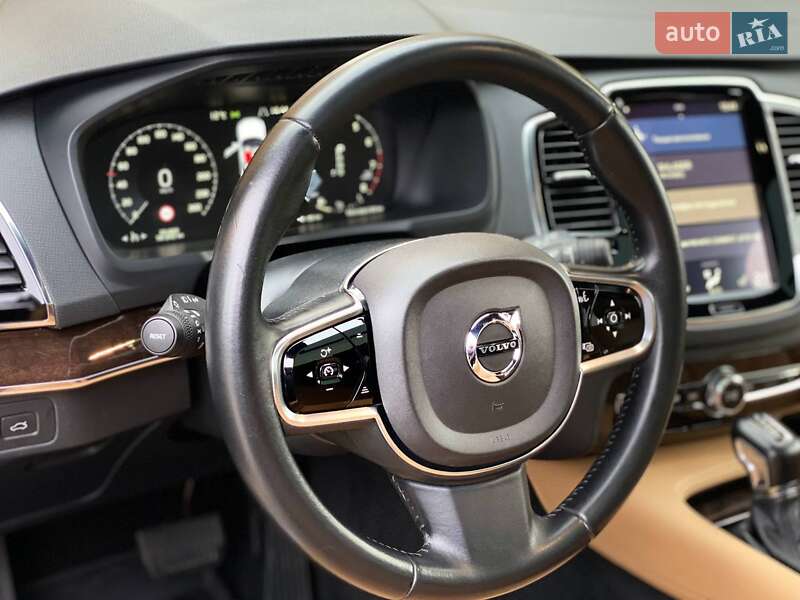 Внедорожник / Кроссовер Volvo XC90 2015 в Киеве