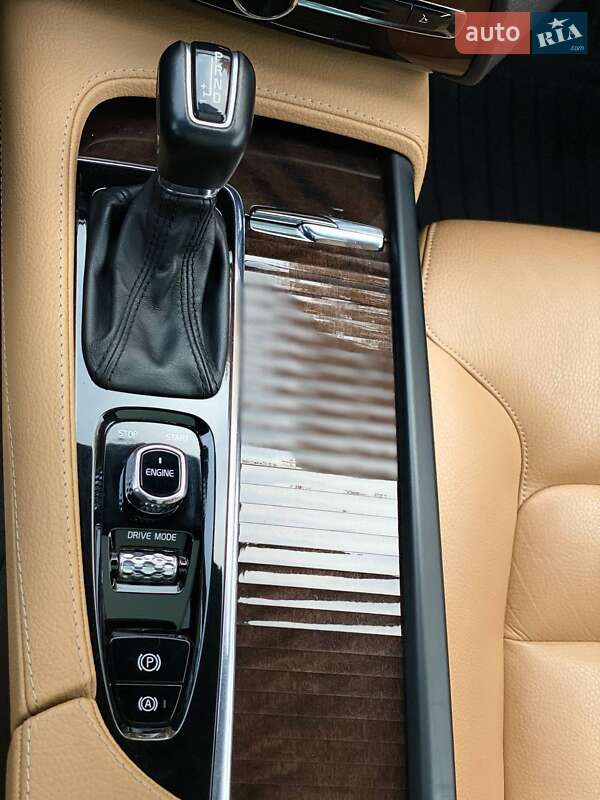 Внедорожник / Кроссовер Volvo XC90 2015 в Киеве