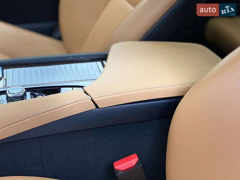 Внедорожник / Кроссовер Volvo XC90 2015 в Киеве