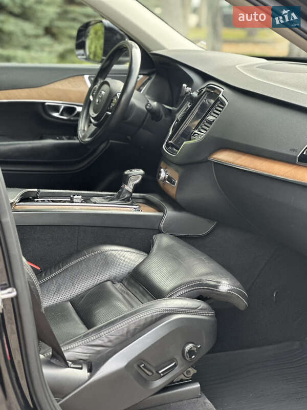 Внедорожник / Кроссовер Volvo XC90 2015 в Киеве