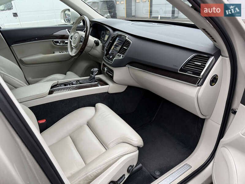 Позашляховик / Кросовер Volvo XC90 2016 в Києві