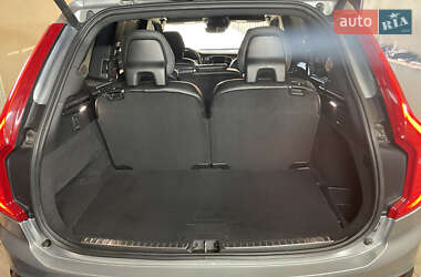 Внедорожник / Кроссовер Volvo XC90 2019 в 