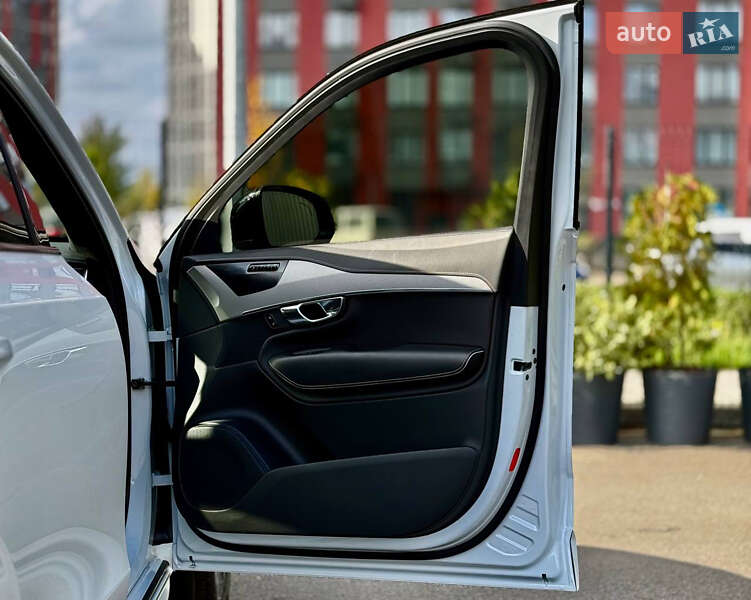 Внедорожник / Кроссовер Volvo XC90 2021 в Киеве фото 34 Внедорожник / Кроссовер Volvo XC90 2021 в Киеве