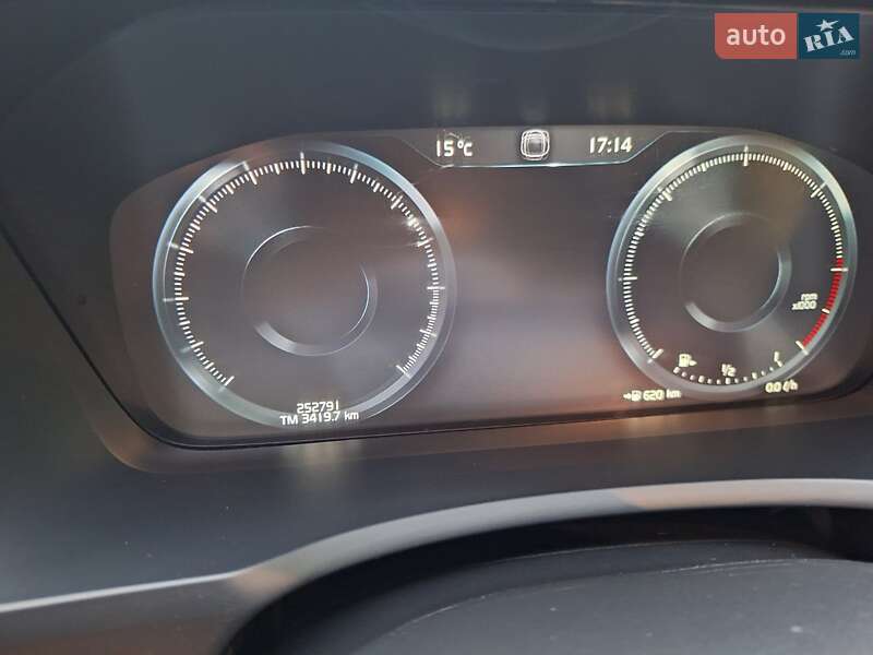 Внедорожник / Кроссовер Volvo XC90 2015 в Днепре фото 11 Внедорожник / Кроссовер Volvo XC90 2015 в Днепре