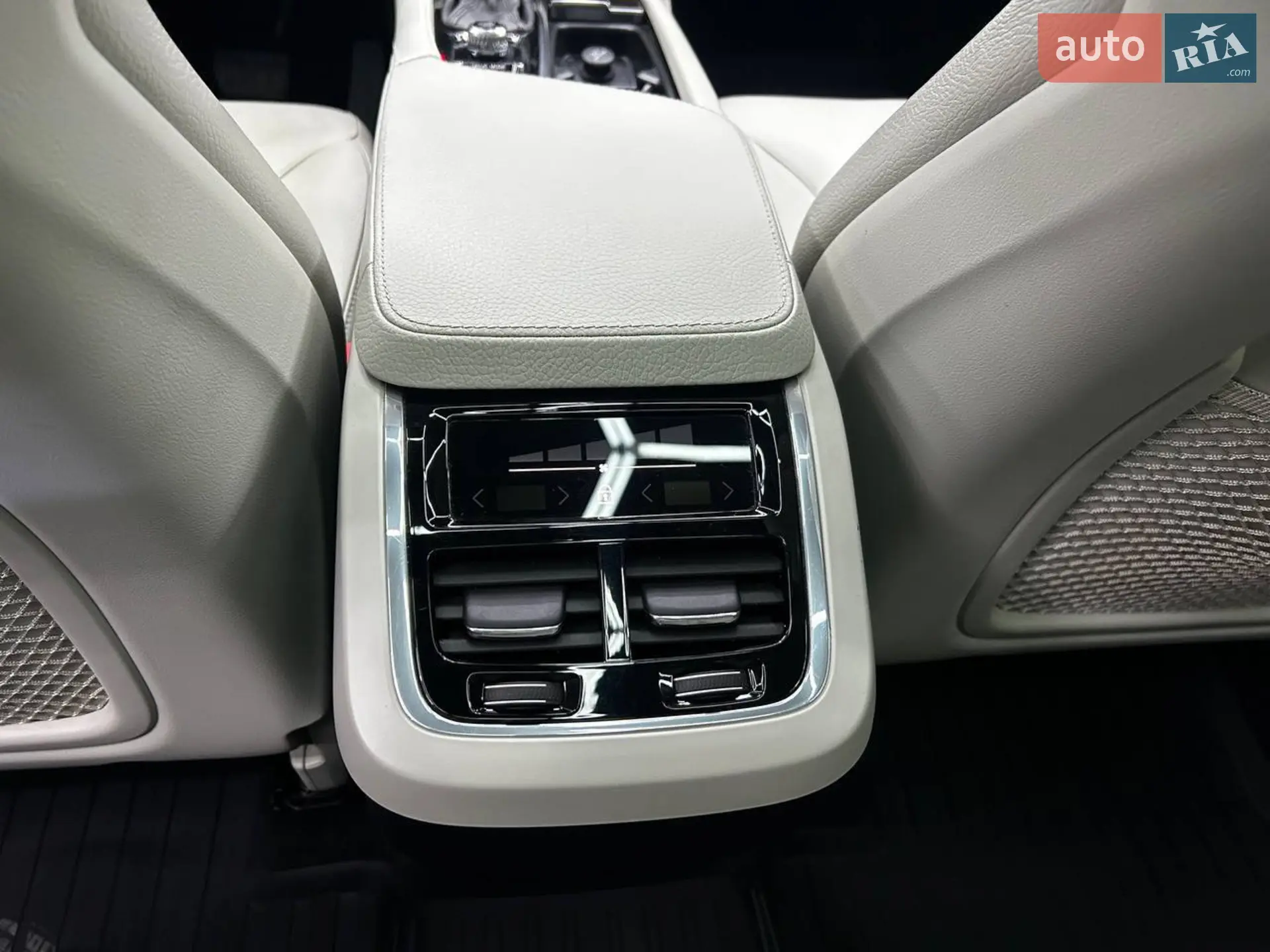 2018 Volvo XC90 - мініатюра 18