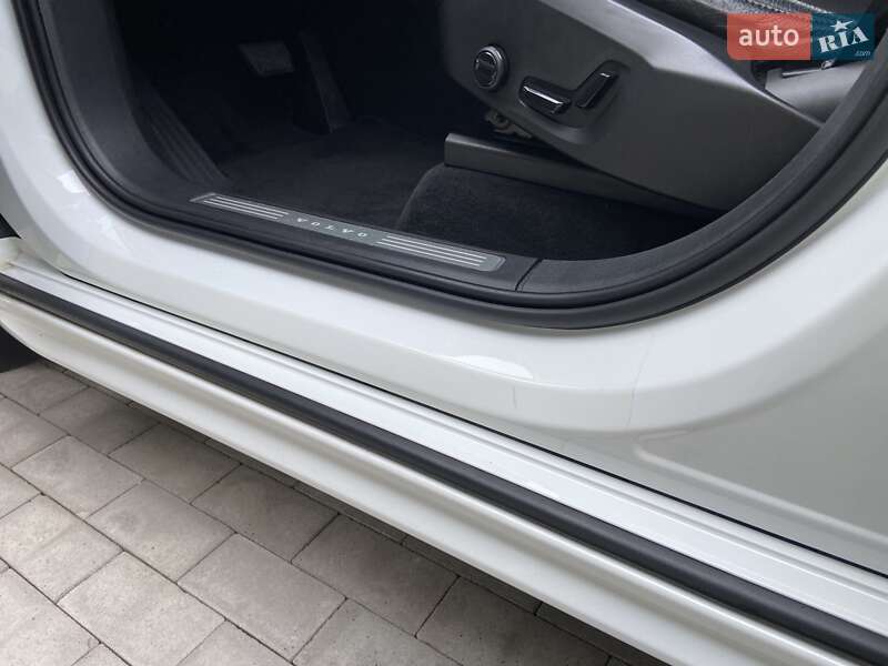 Позашляховик / Кросовер Volvo XC90 2019 в Києві