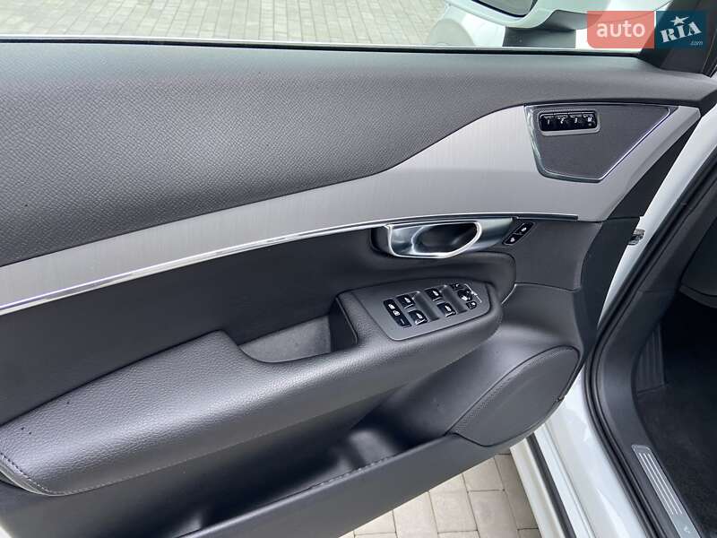 Позашляховик / Кросовер Volvo XC90 2019 в Києві