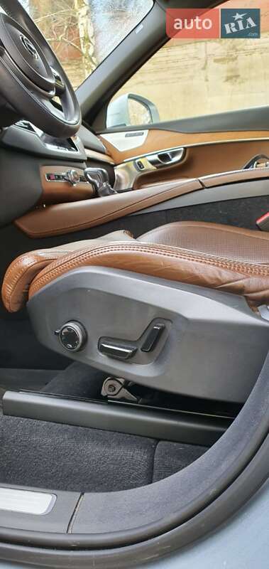 Позашляховик / Кросовер Volvo XC90 2017 в Мукачевому