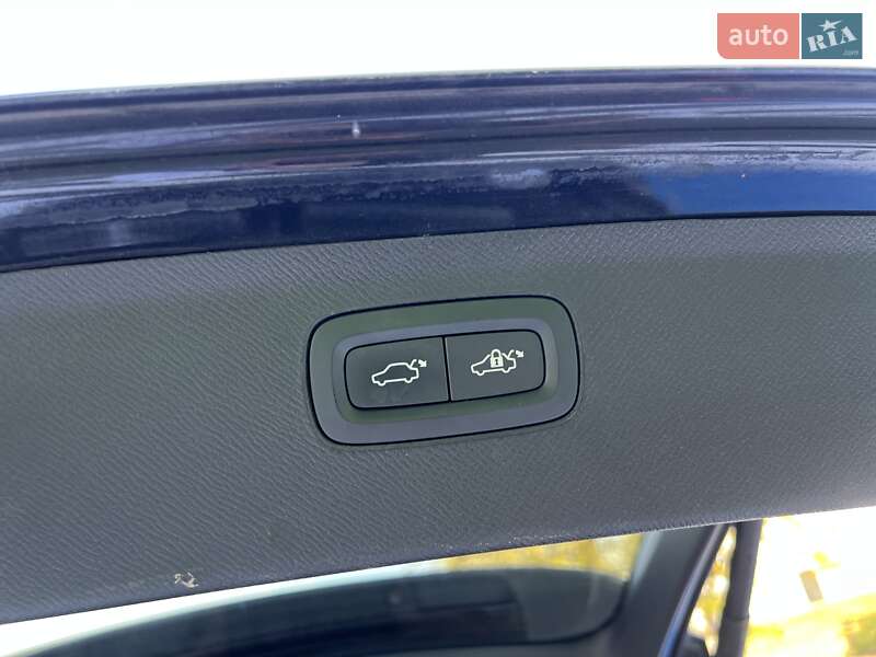 Внедорожник / Кроссовер Volvo XC90 2019 в Киеве