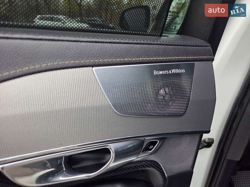 Внедорожник / Кроссовер Volvo XC90 2020 в Киеве