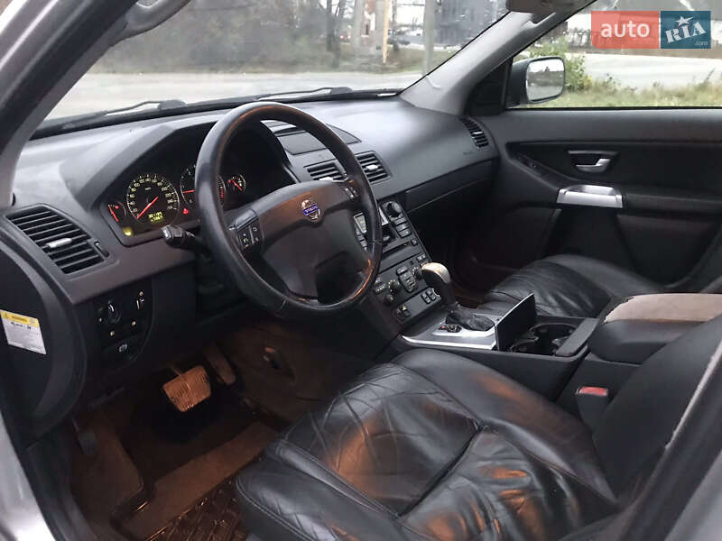Внедорожник / Кроссовер Volvo XC90 2004 в Киеве