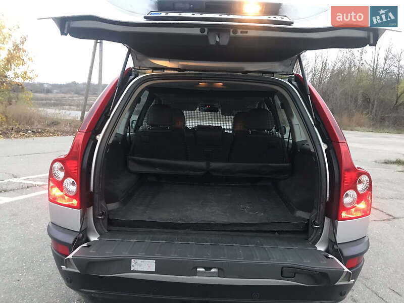 Внедорожник / Кроссовер Volvo XC90 2004 в Киеве