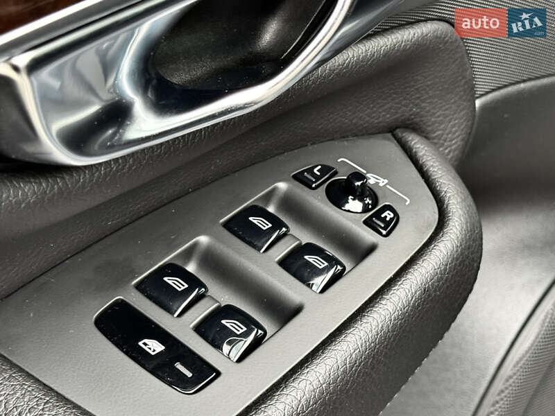 Позашляховик / Кросовер Volvo XC90 2018 в Києві