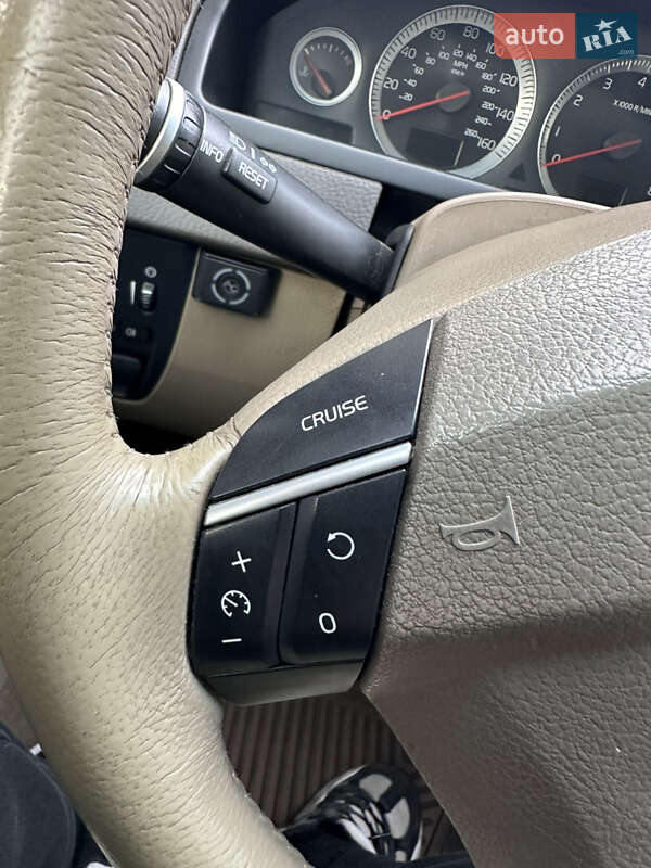 Внедорожник / Кроссовер Volvo XC90 2010 в Львове