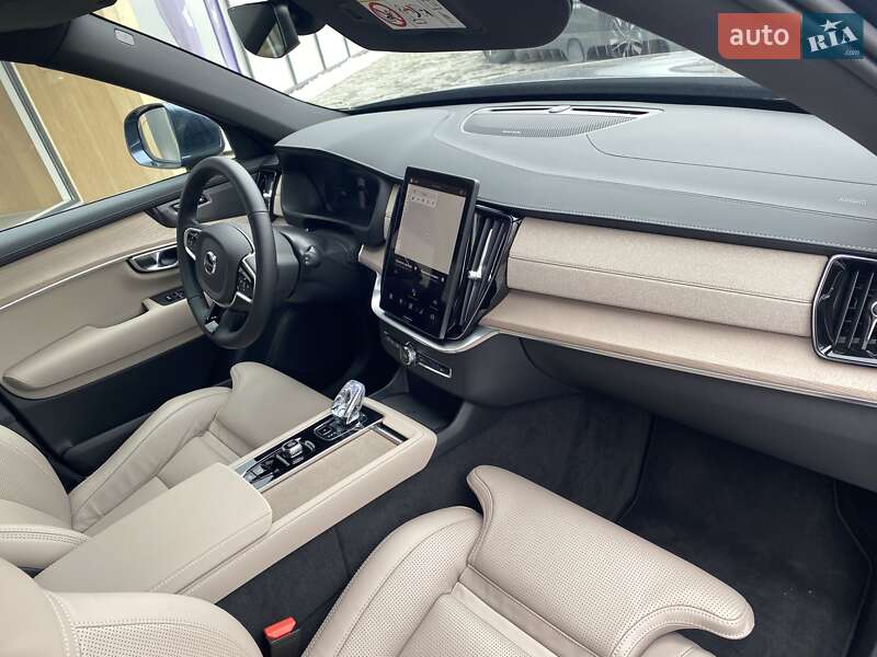 Внедорожник / Кроссовер Volvo XC90 2025 в Днепре фото 15 Внедорожник / Кроссовер Volvo XC90 2025 в Днепре