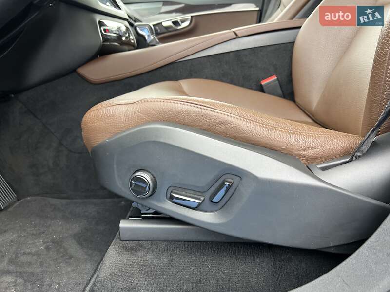 Внедорожник / Кроссовер Volvo XC90 2019 в Киеве