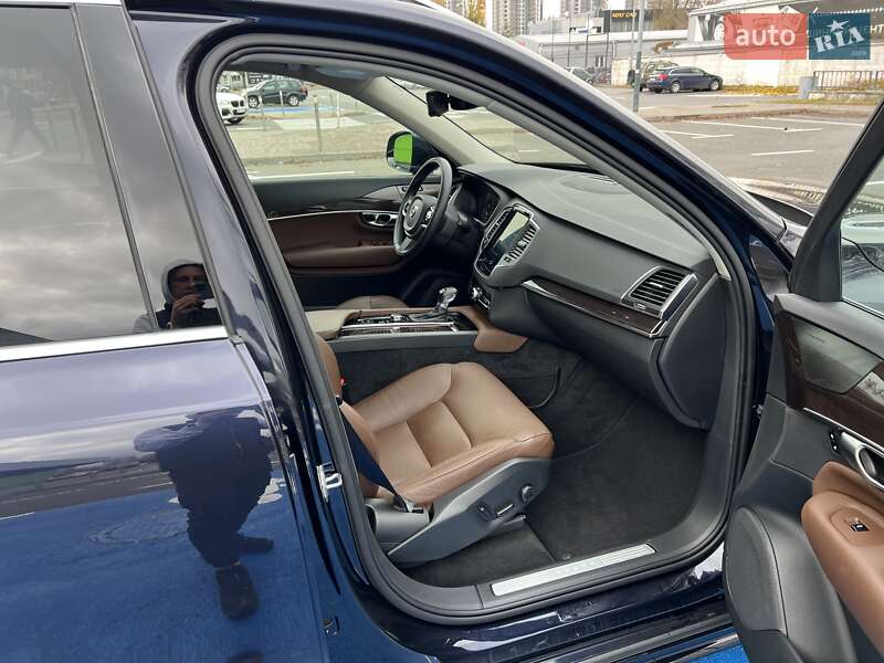 Внедорожник / Кроссовер Volvo XC90 2019 в Киеве