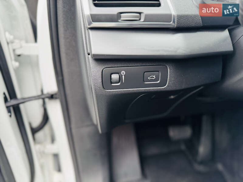 Внедорожник / Кроссовер Volvo XC90 2017 в Здолбунове