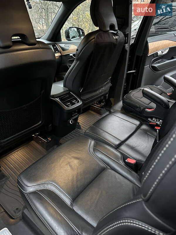 Позашляховик / Кросовер Volvo XC90 2018 в Києві фото 12 Позашляховик / Кросовер Volvo XC90 2018 в Києві