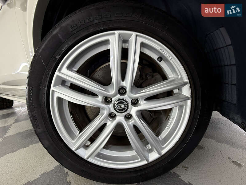 Внедорожник / Кроссовер Volvo XC90 2015 в Трускавце фото 5 Внедорожник / Кроссовер Volvo XC90 2015 в Трускавце