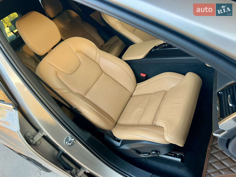 Позашляховик / Кросовер Volvo XC90 2023 в Києві фото 39 Позашляховик / Кросовер Volvo XC90 2023 в Києві