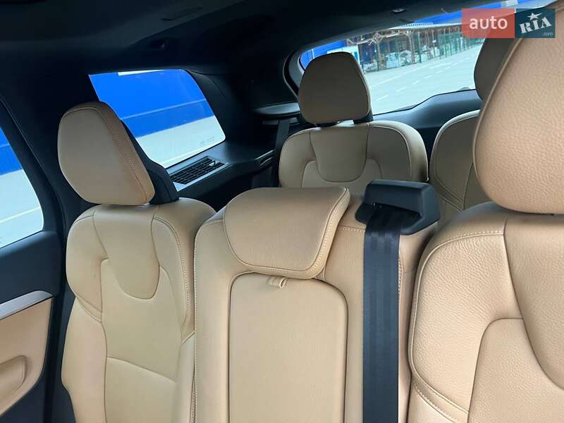 Внедорожник / Кроссовер Volvo XC90 2017 в Тернополе