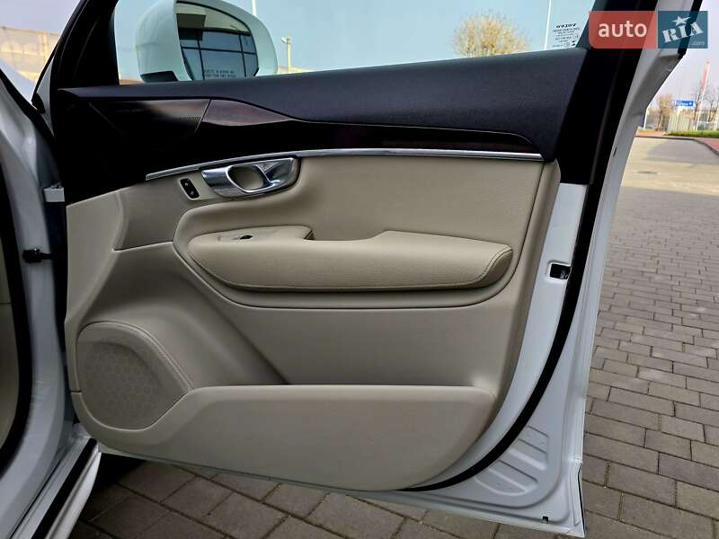 Внедорожник / Кроссовер Volvo XC90 2018 в Ивано-Франковске