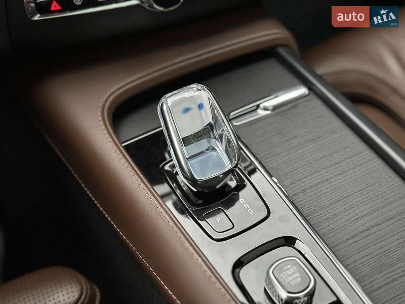 Внедорожник / Кроссовер Volvo XC90 2020 в Киеве