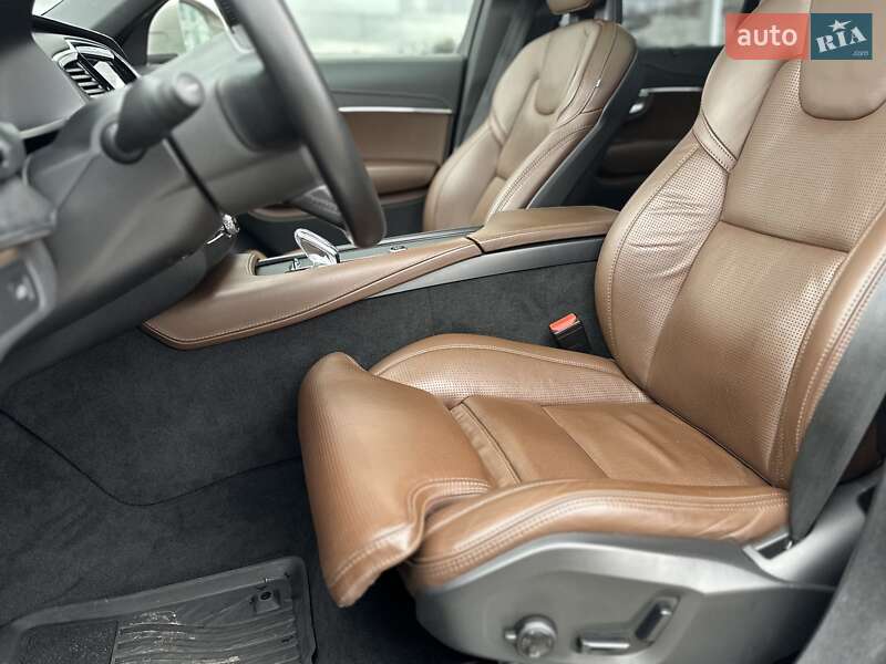 Внедорожник / Кроссовер Volvo XC90 2020 в Киеве