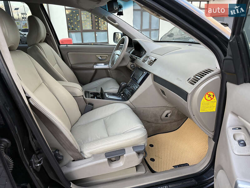 Внедорожник / Кроссовер Volvo XC90 2005 в Кременце