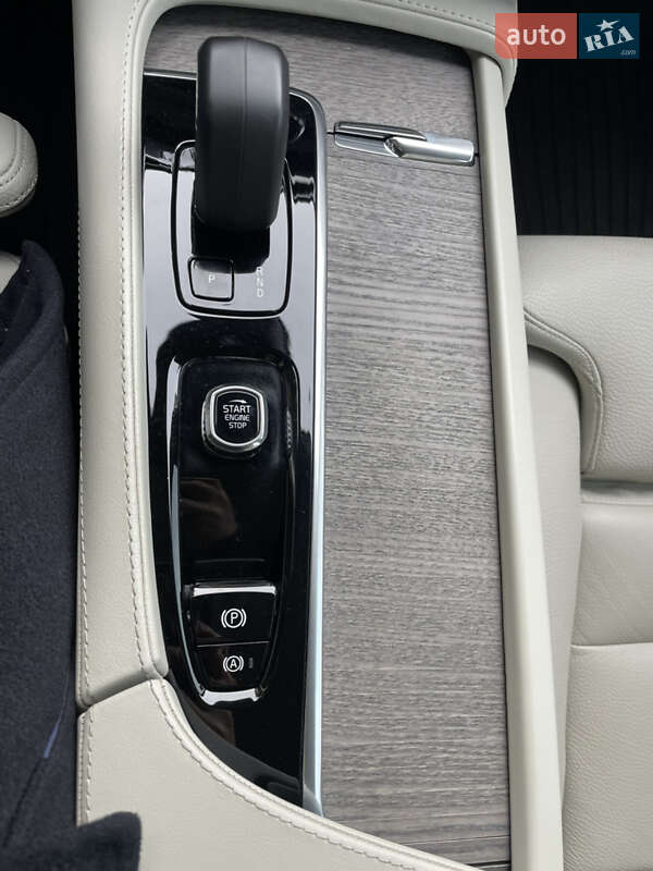 Внедорожник / Кроссовер Volvo XC90 2023 в Днепре