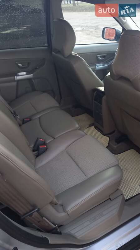 Внедорожник / Кроссовер Volvo XC90 2004 в Чернигове