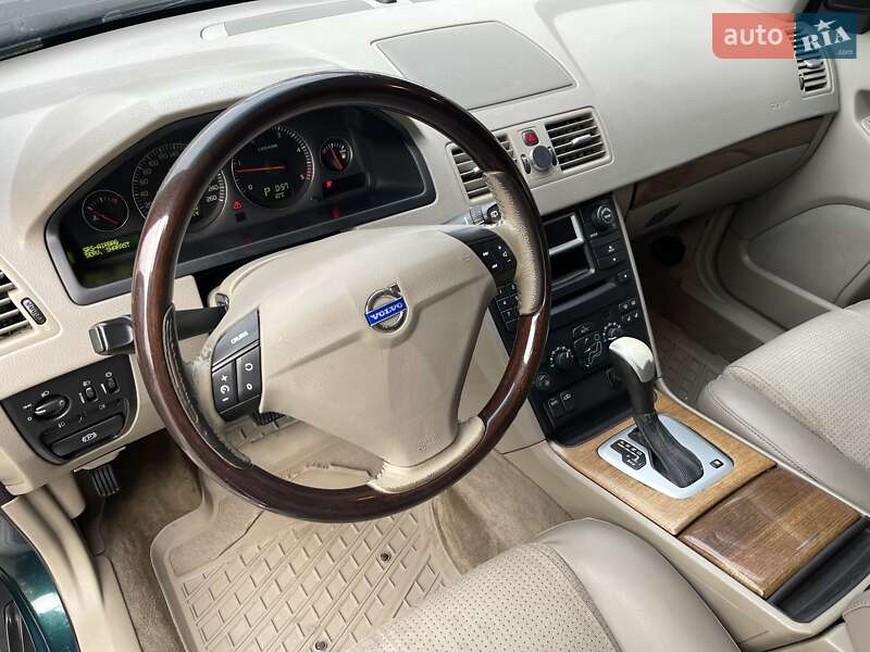 Внедорожник / Кроссовер Volvo XC90 2003 в Харькове