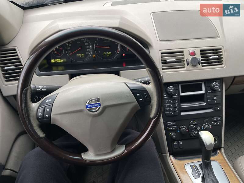 Внедорожник / Кроссовер Volvo XC90 2003 в Харькове