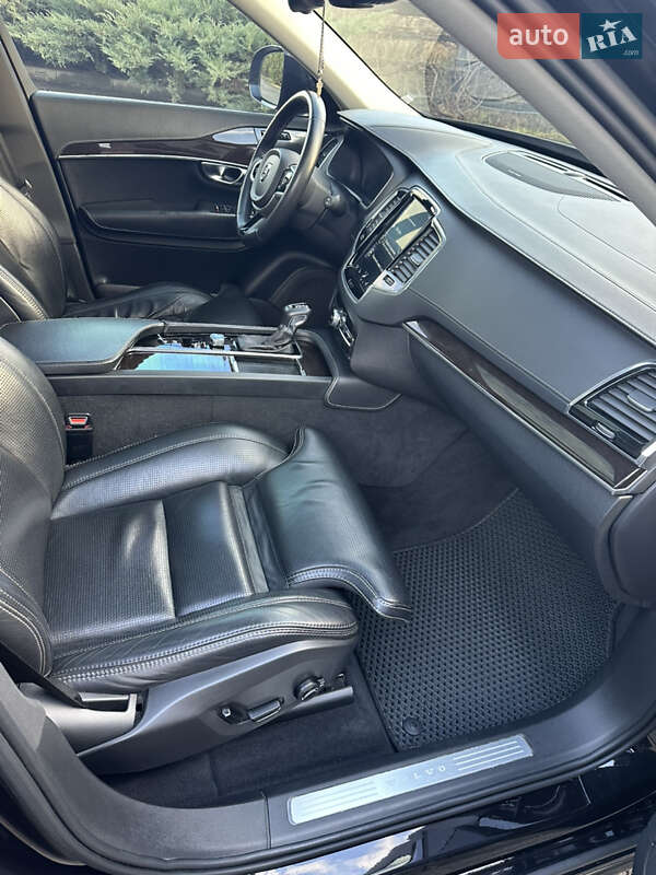 Внедорожник / Кроссовер Volvo XC90 2018 в Новомосковске