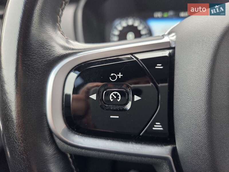 Внедорожник / Кроссовер Volvo XC90 2020 в Киеве фото 30 Внедорожник / Кроссовер Volvo XC90 2020 в Киеве