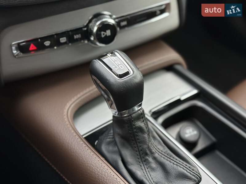 Внедорожник / Кроссовер Volvo XC90 2019 в Киеве фото 38 Внедорожник / Кроссовер Volvo XC90 2019 в Киеве