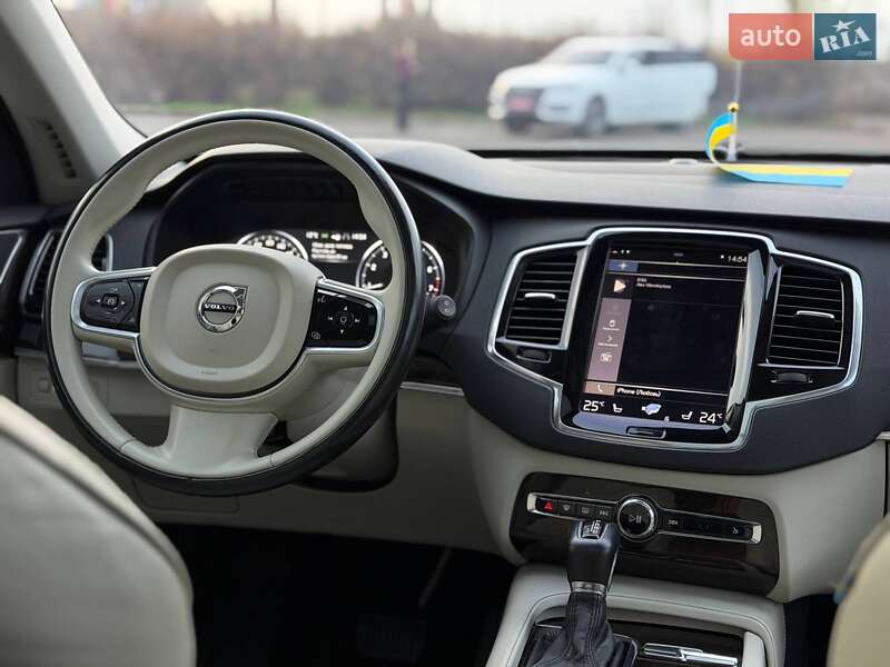 Внедорожник / Кроссовер Volvo XC90 2016 в Кривом Роге