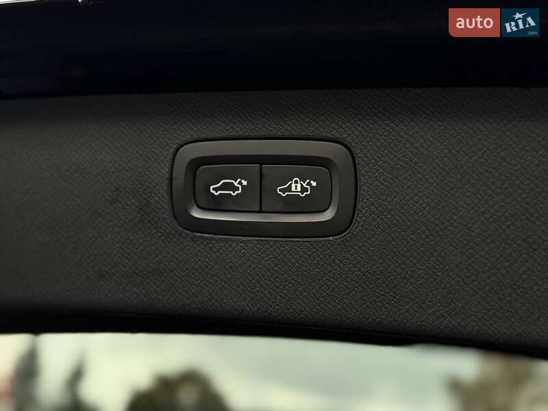 Позашляховик / Кросовер Volvo XC90 2015 в Рівному