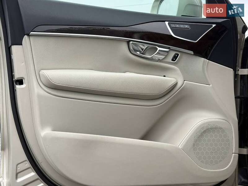 Позашляховик / Кросовер Volvo XC90 2016 в Рівному